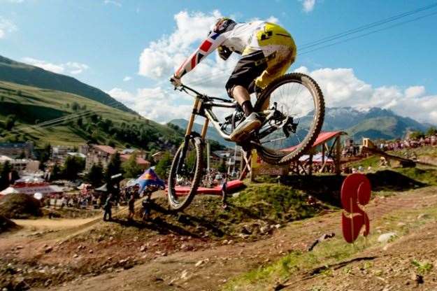 Gee-Atherton---EDC-Les-Deux-Alpes-2014-(2)