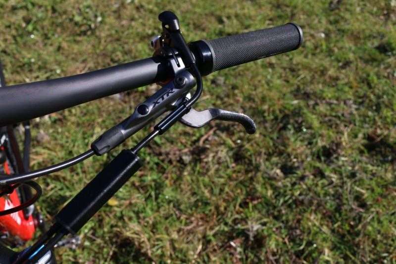 The twin lockout switch looks after the front and rear suspension.