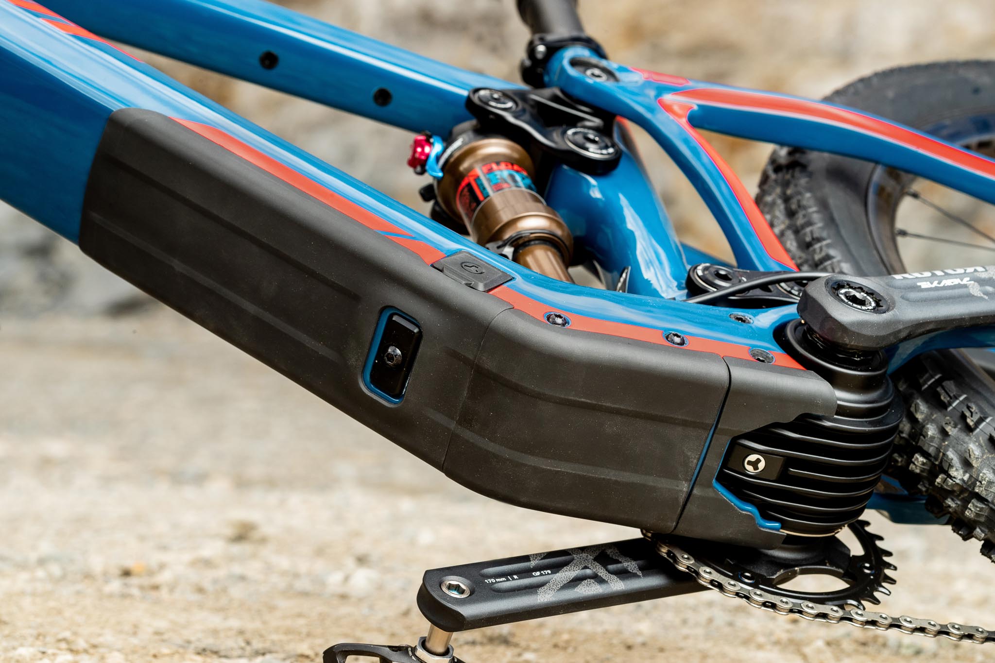 Pivot shuttle battery shop