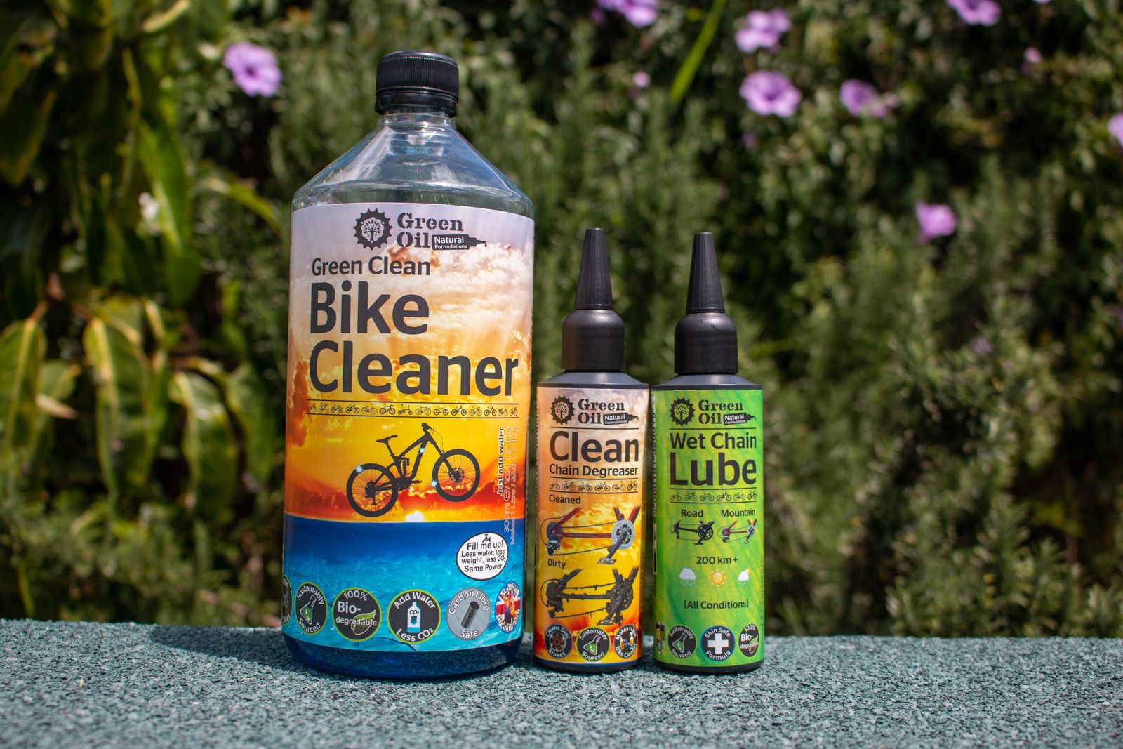 thumbnail image 2 of DEWALT Biodegradable Chainsaw Oil 1 Gallon - Eco-Friendly Bar And Chain Lubricant 2 of 14