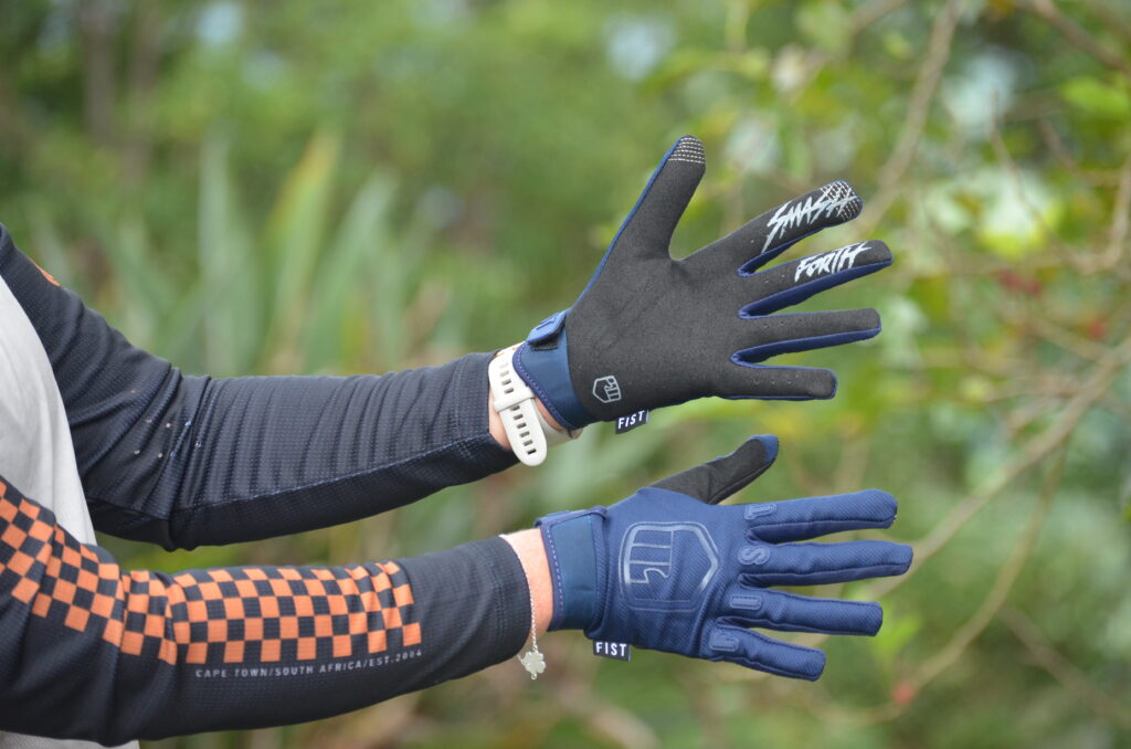 Fist stocker gloves