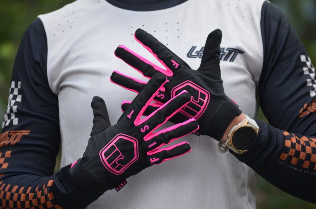 Fist stocker gloves