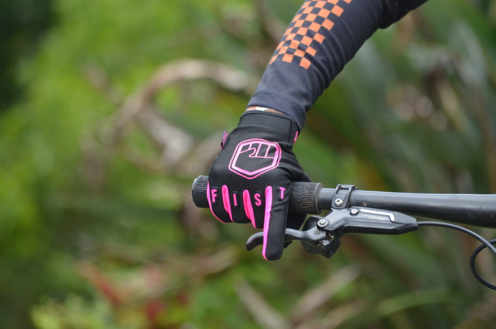 Fist stocker mountain bike gloves