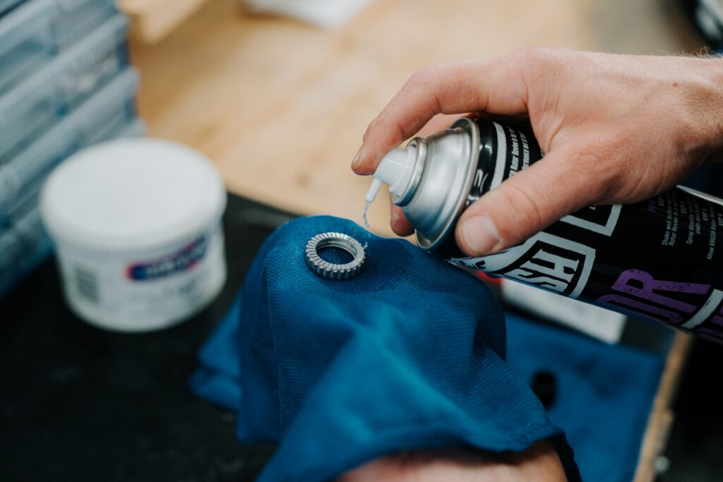 how to service a freehub