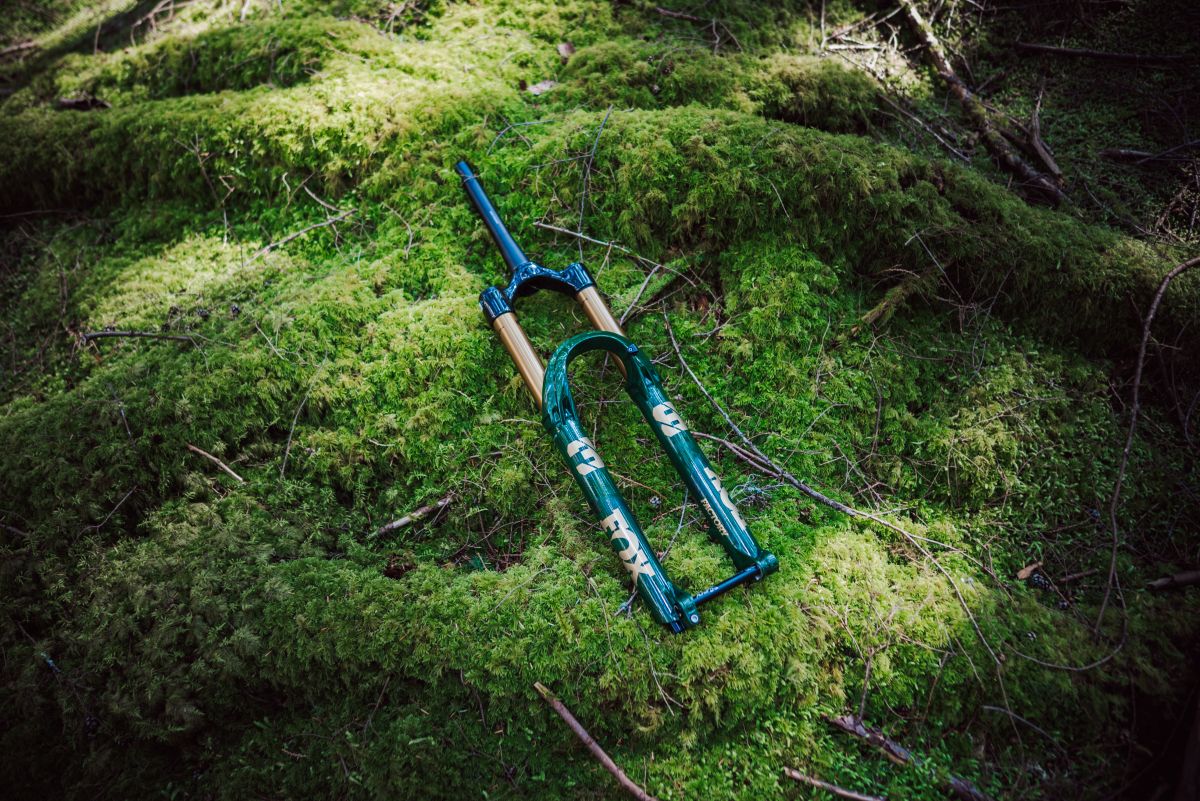 Fox 38 factory in racing green
